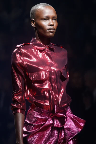 Look 15